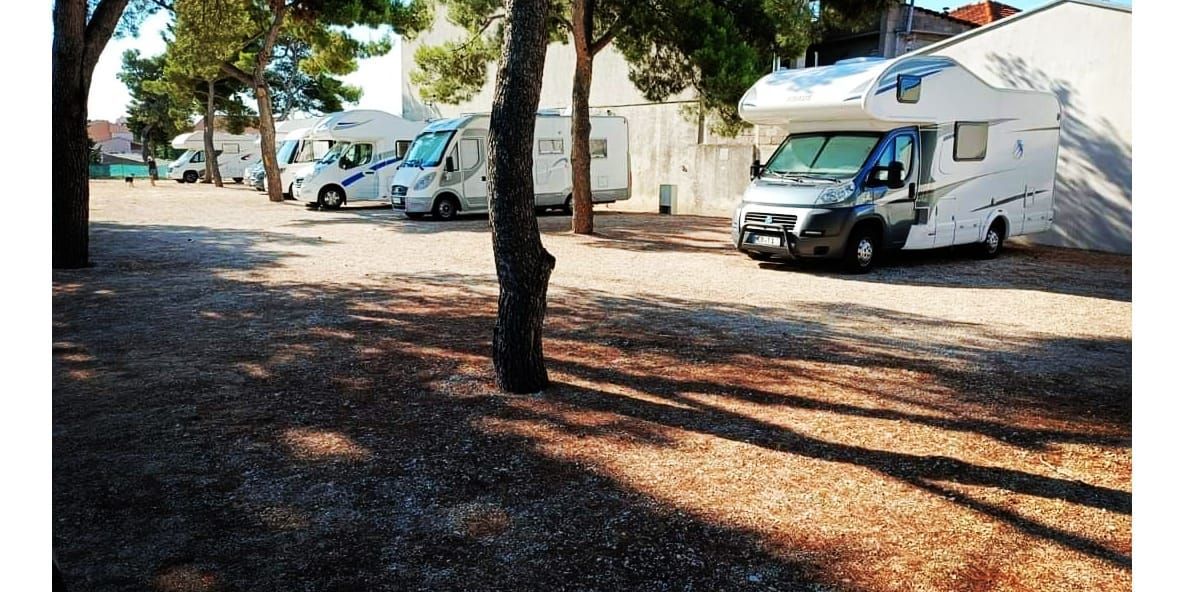 Olivia parking / Camper stop