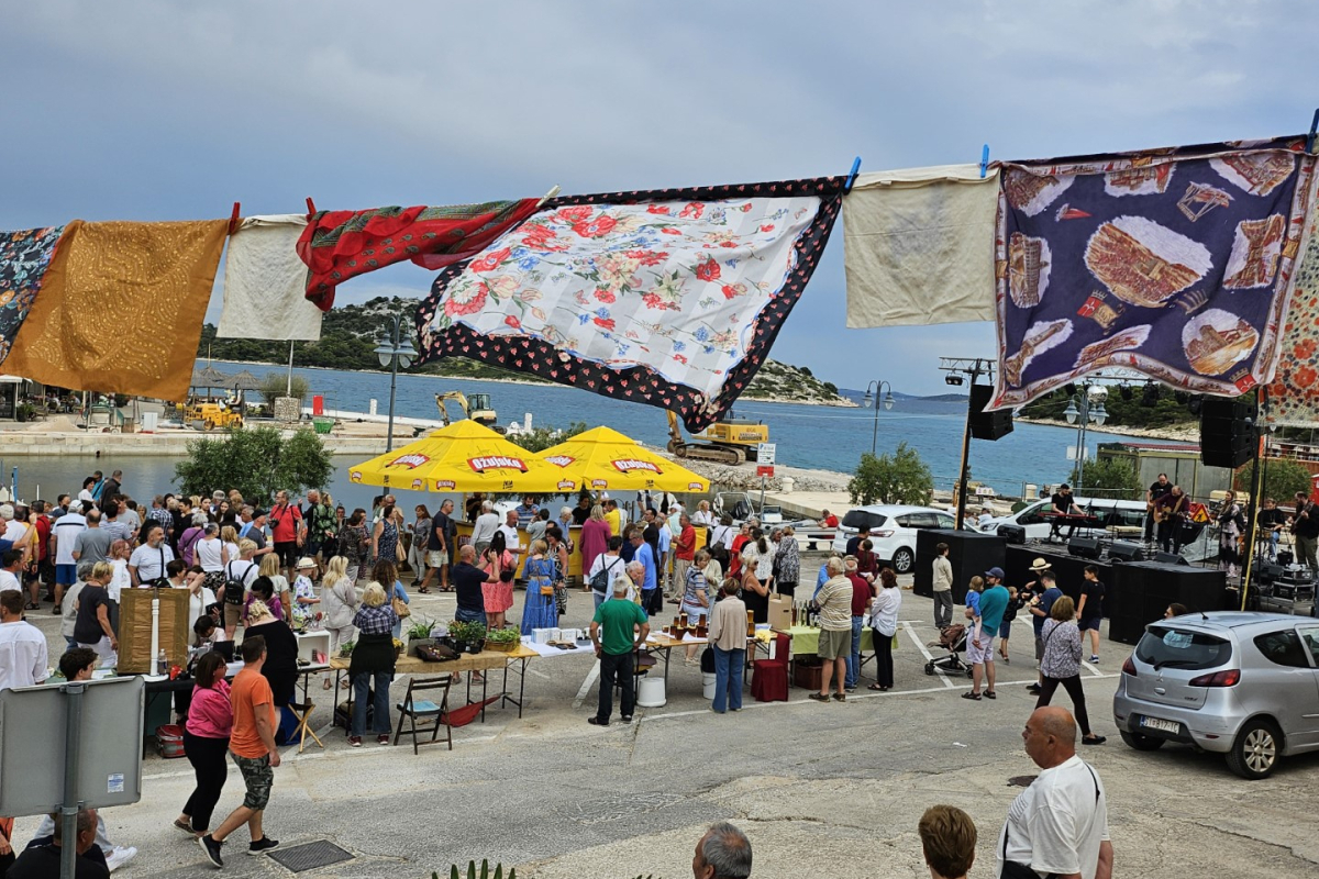 Tribunj obilježio svetog Antu i otvorio ljetnu sezonu manifestacijom "More na stolu"
