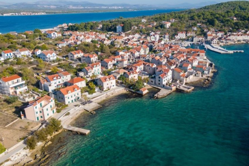 Država ulaže, ali županijska ulaganja ne prate isti tempo – nije isto biti na Murteru i na Prviću
