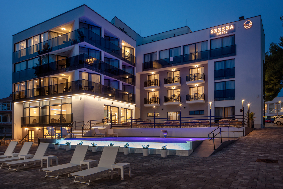 Večer vina, glazbe i umjetnosti uz more: SeeSea Hotel organizira ljetni event otvoren za sve