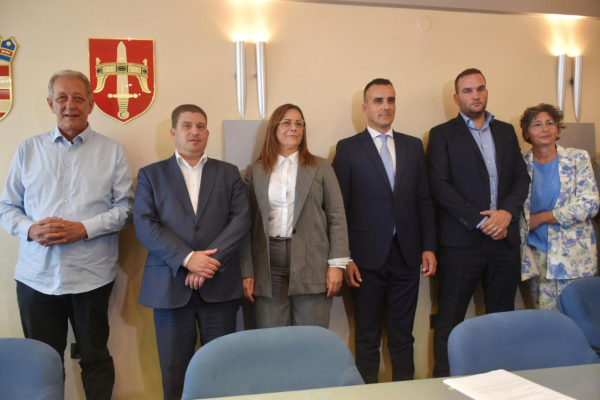 Potpisani ugovori za dva velika lučka projekta na otoku Prviću
