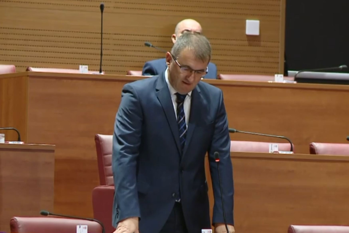 Ledenko u Saboru: Dobri zakoni padaju na provedbi - Kaprije dobilo školu, ali nema brodskih linija