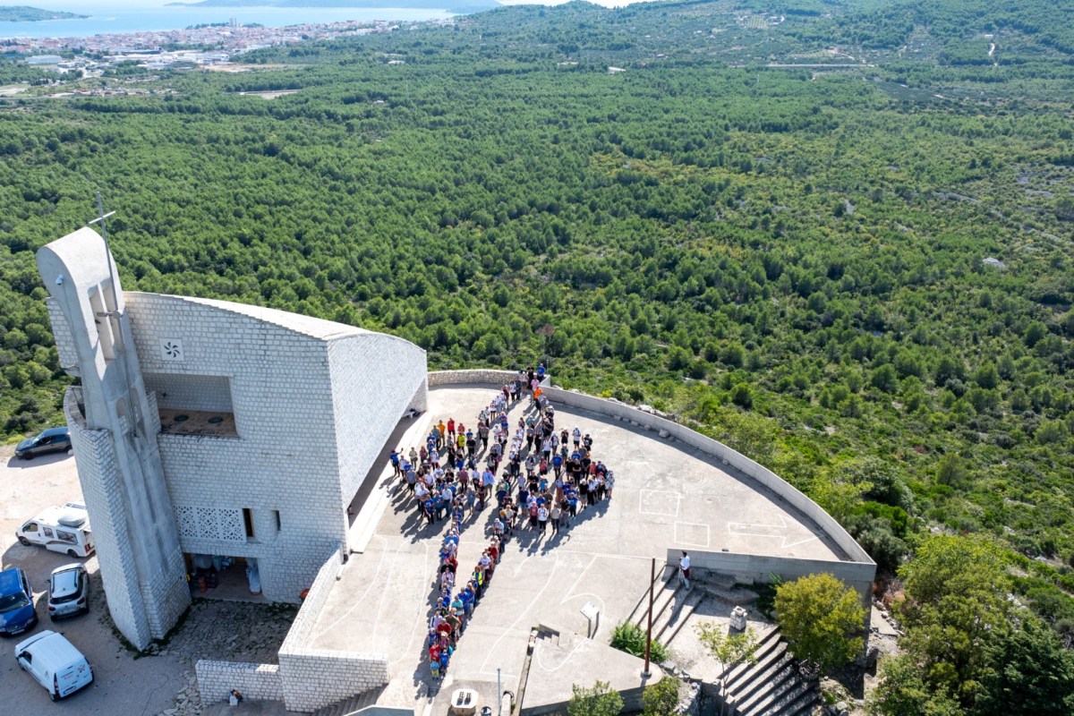 Hodočašće Camino Šibenik - Vodice - Okit okupilo 300 sudionika iz cijelog svijeta