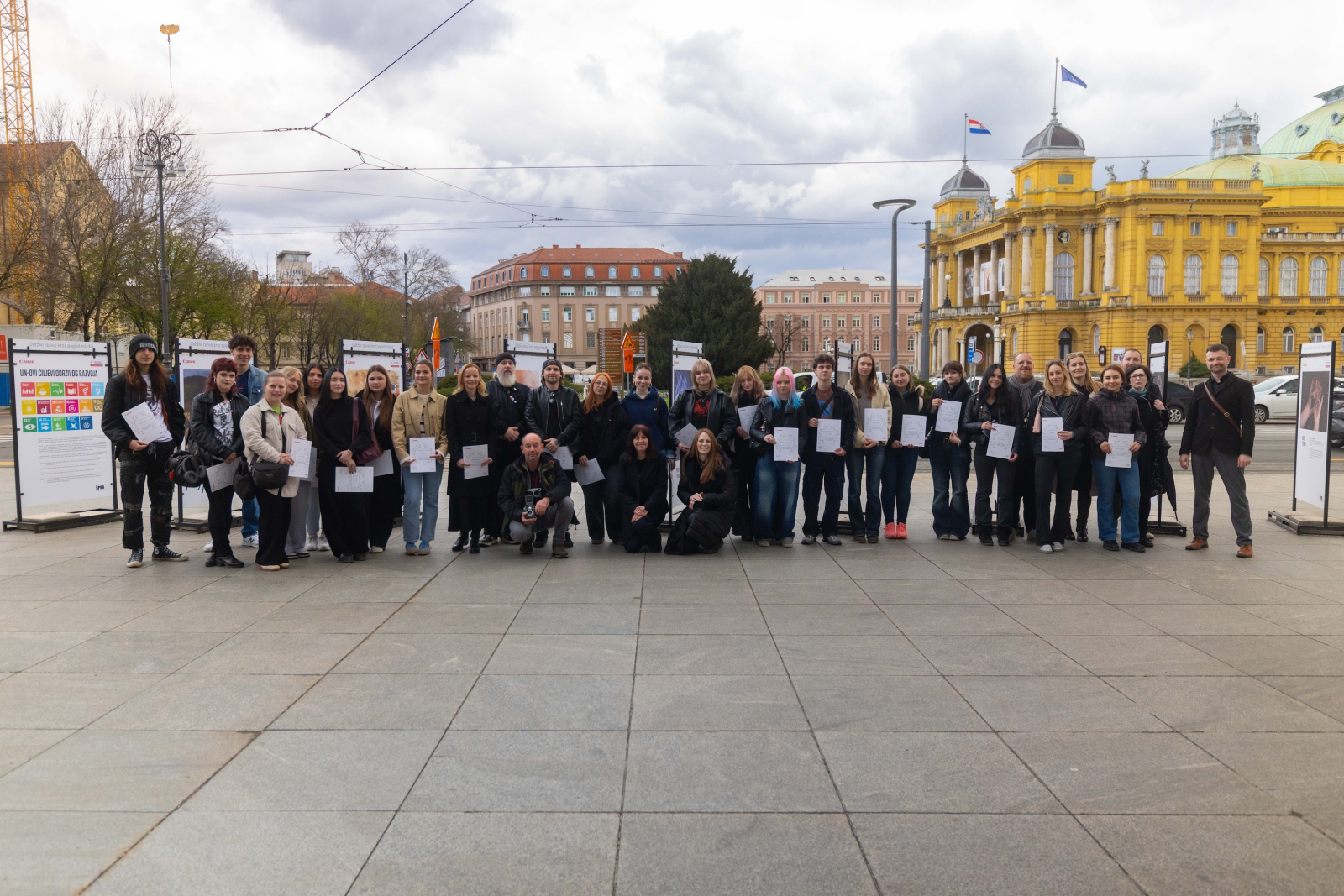 Izložba fotografija „Održivi razvoj kroz pogled mladih“ uvid je u kreativno stvaralaštvo učenika fotografskog odjela Škole primijenjene umjetnosti i dizajna na temu održivog razvoja