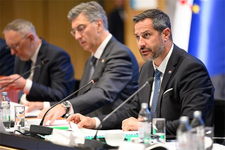 Plenković upozorio turistički sektor: cijene moraju ostati razumne