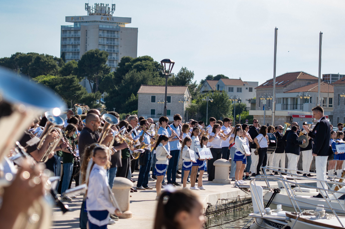 Vodice bile domaćin 29. smotre puhačkih orkestara: Glazba, zajedništvo i veliki jubileji obilježili večer na rivi