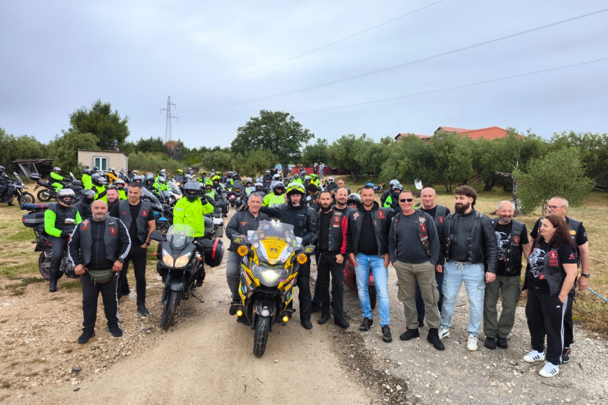 MK Okit iz Vodica ugostio sudionike humanitarne „Bradate vožnje Extreme”