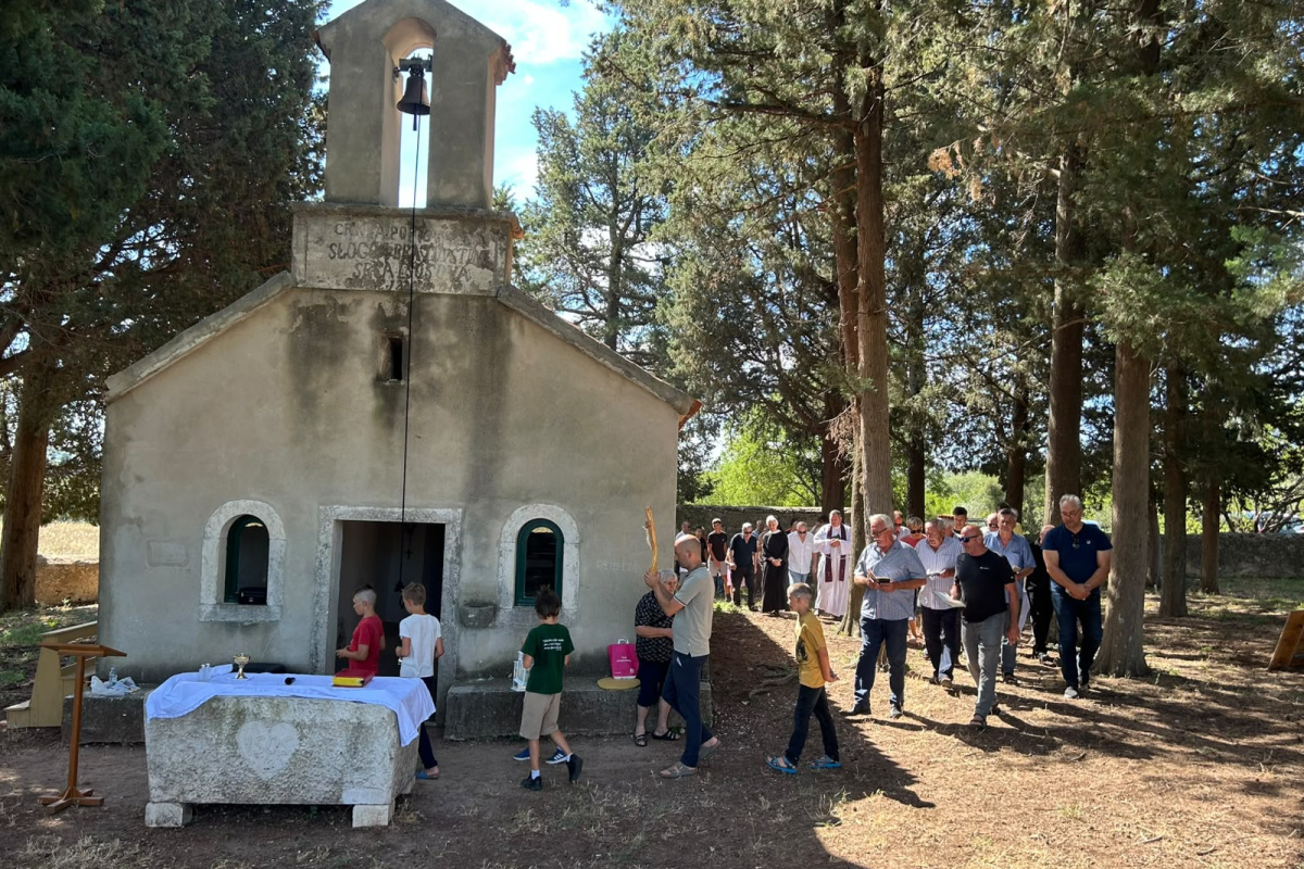Mnogobrojni župljani, vjernici i gosti svečano proslavili svetkovinu Rođenja sv. Ivana Krstitelja u Rakitnici u župi Vodice