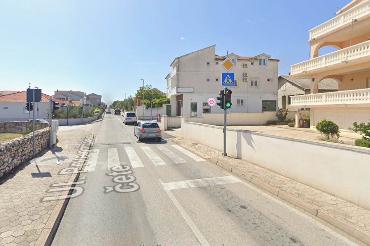 Semafori kod OŠ Vodice ne rade zbog kvara, čeka se zamjenski dio