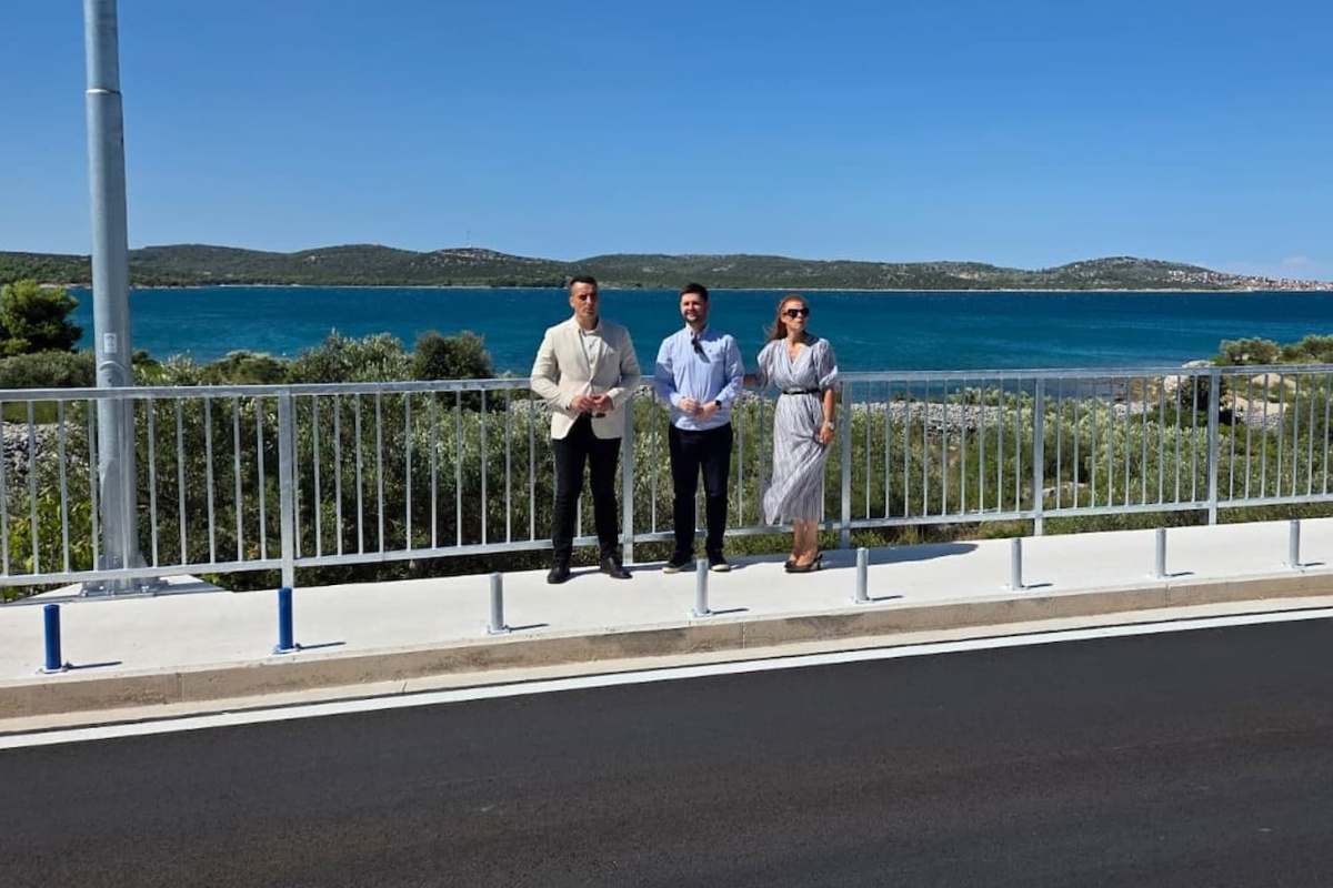 Župan Rakić obišao završene cestovne projekte u Pirovcu, Pakovu Selu i Mirlović Zagori