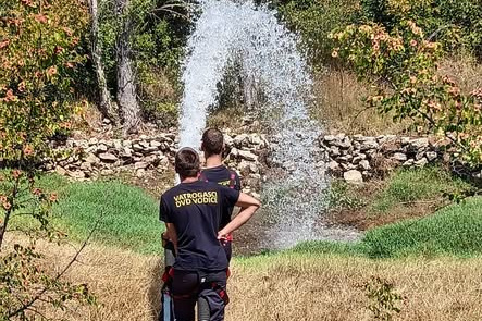 Vatrogasci iz Vodica brinu i o divljači: tijekom suše napunili pojilišta