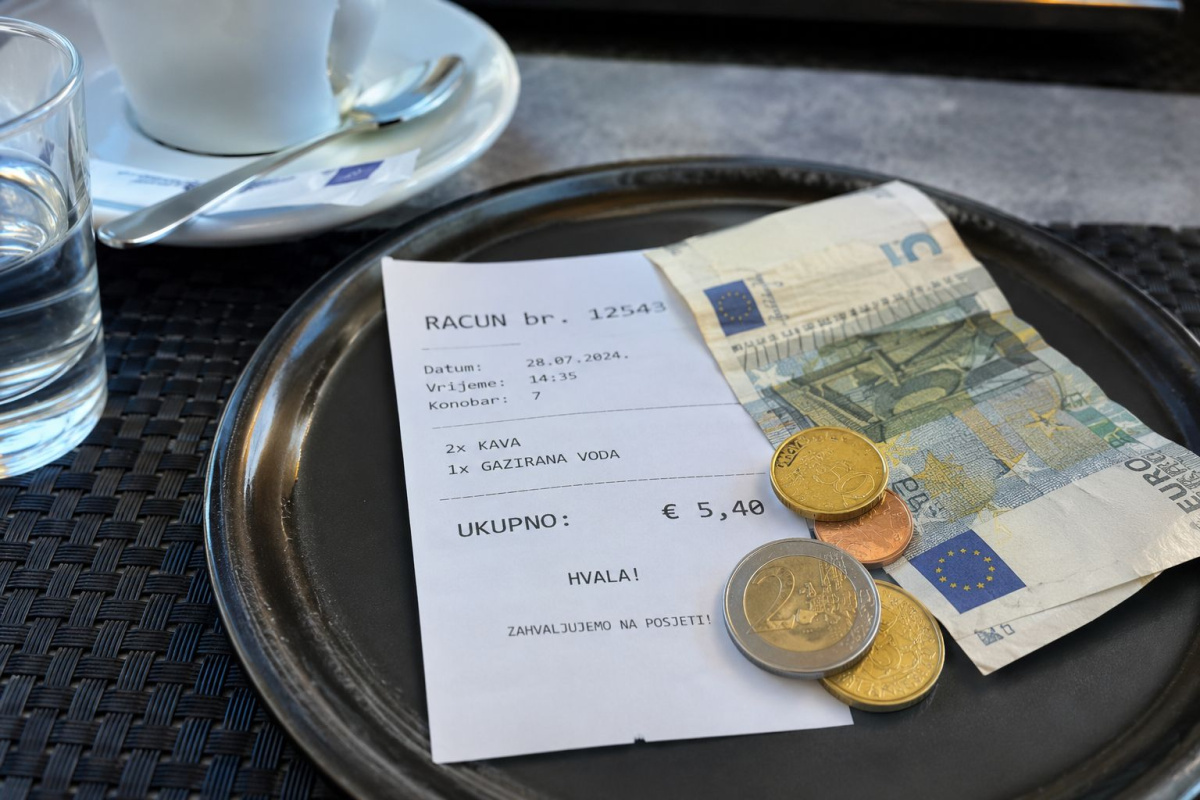 Turisti često pitaju: Koliku napojnicu je u Hrvatskoj uobičajeno ostaviti?