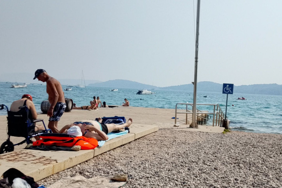 „Neodgovornost i nedostatak empatije“: Čitateljica upozorila na problem na plaži u Srimi