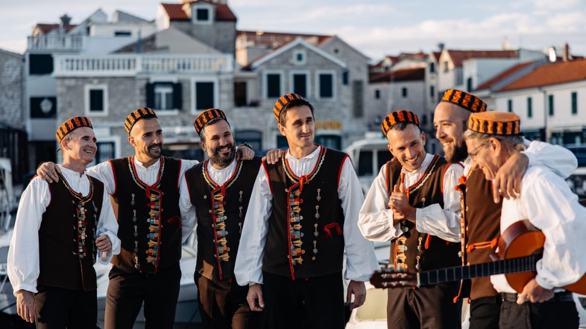 Marko Juričev Martinčev o klapi Bunari u Kolurama o Bisera: Dvije dekade glazbenog putovanja