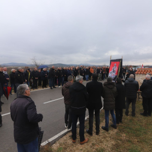 5cf49704-13c1-4a46-aaee-f932ff0a3e49