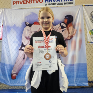 99872936-9967-4a52-b403-a85a210e76fd