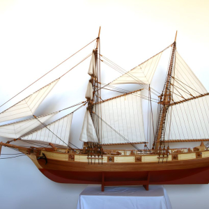 Halcon s bijelim jedrima