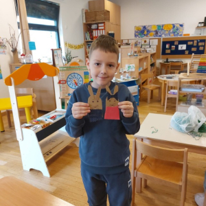 60dd57d2-14bc-4be9-a9f2-adc4be82e349 Custom