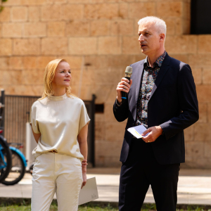 Goran Marković, direktor Canon Croatia I Petra Prelog iz tvrtke Canon Adria govore na otvorenju izložbe World Unseen_1